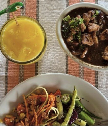 Prato da Cantina com suco natural